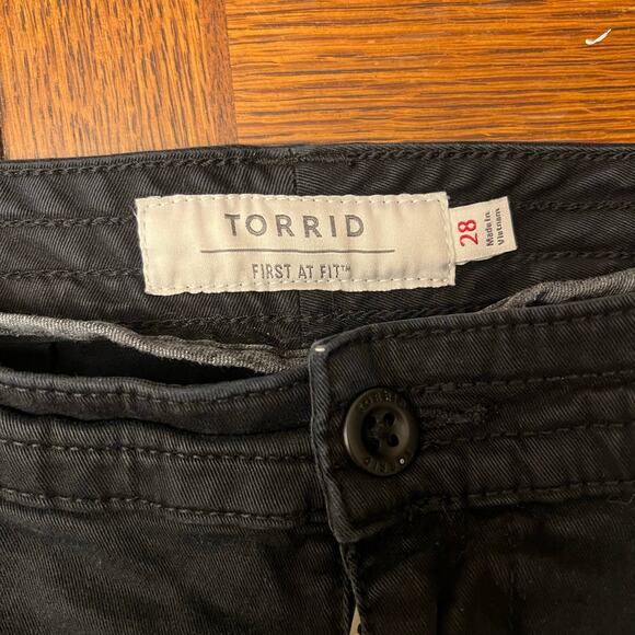 TORRID Plus Size 28 Twill Military Cargo Shorts Dark Cotton Blend - Picture 13 of 13